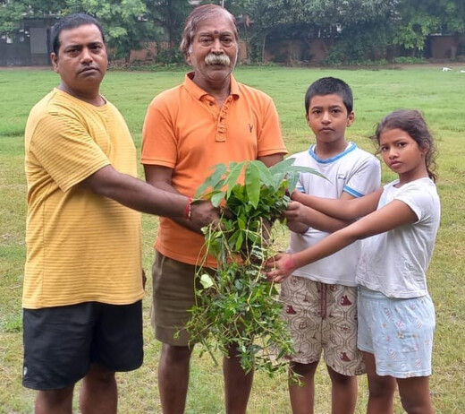 शिक्षक दिवस पर पर्यावरण भारती ने रोपे 25 पौधे, अब तक लगा चुकी है सवा लाख से अधिक पेड़